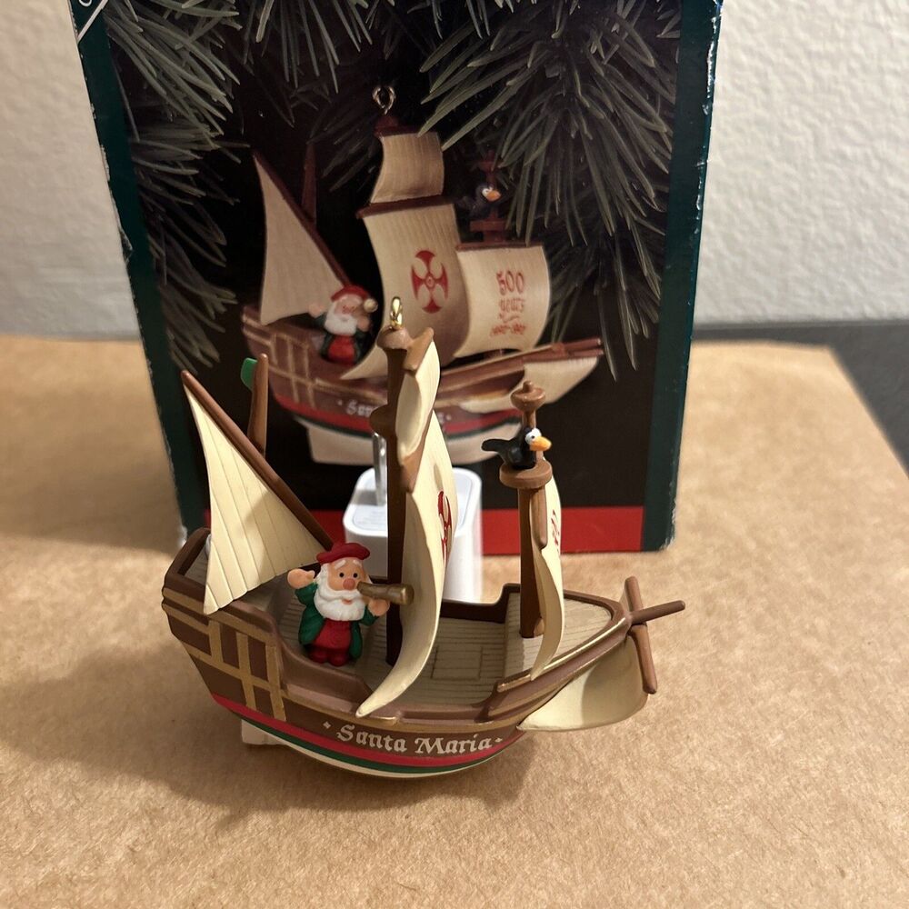 Hallmark Keepsake Santa Maria Sail Boat American Commemorative  1992  VINTAGE